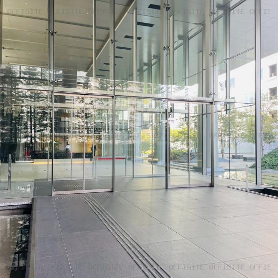 アートヴィレッジ大崎セントラルタワーのオフィスビル出入口