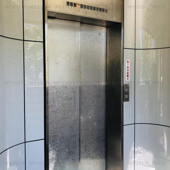 愛美堂（あいみどう）ビルのエレベーター