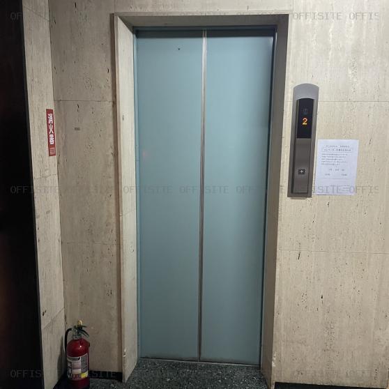 不二光学ビルのエレベーター