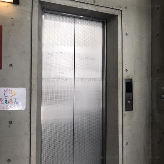 日本橋北村ビルのエレベーター