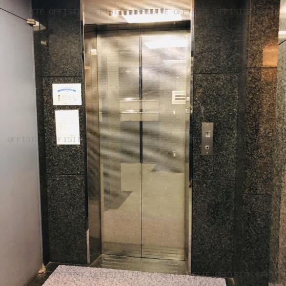 オーイズミ東上野ビルのエレベーター