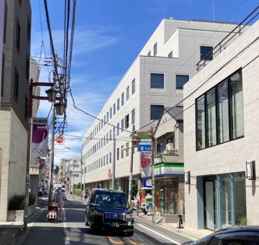 並びのファミリーマート
