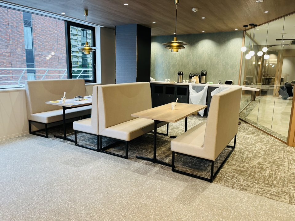 いちご神宮前ビル:ミーティングスやコミュニケーションの場に