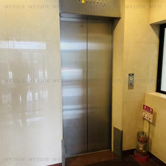 西明ビルのエレベーター