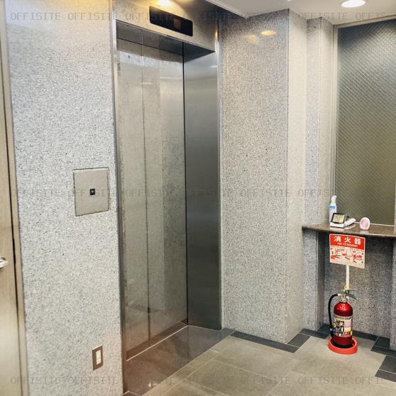 KT-Ⅱビルのエレベーター