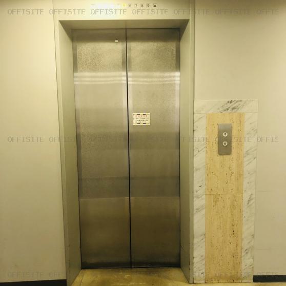 ヤマトインターナショナルビルの搬入用エレベーター
