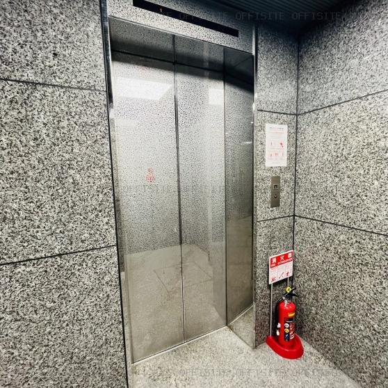 神田松楠ビルのエレベーター