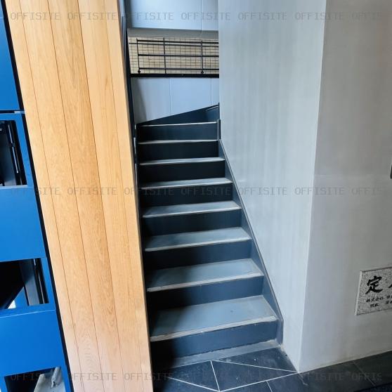 日本橋本町東石ビルの外階段