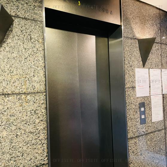 南平台宝来ビルのエレベーター