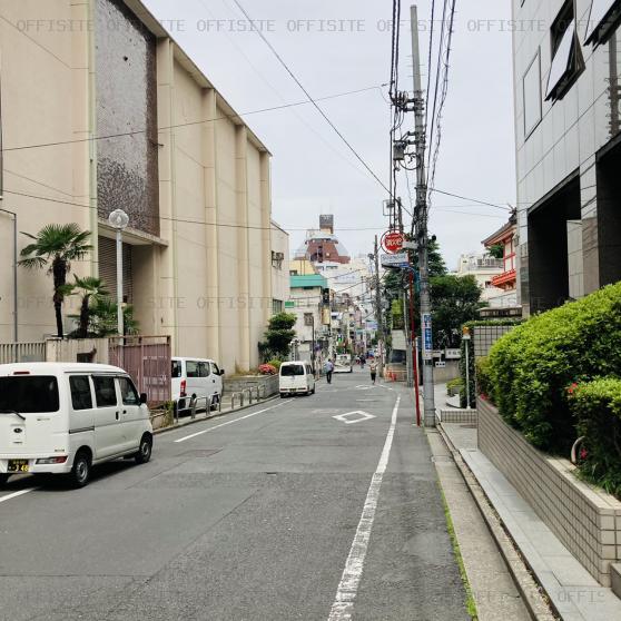 渡菱ビルのビル前面道路