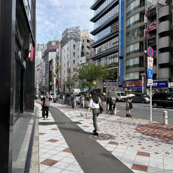 渋谷フラッグの前面歩道