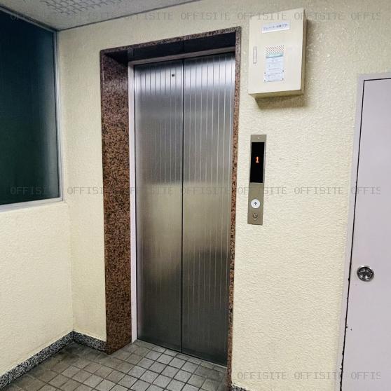 外神田フジハイツビルのエレベーター