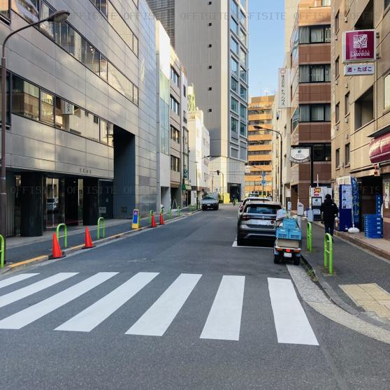 ル・グラシエルＢＬＤＧ.１のビル前面道路