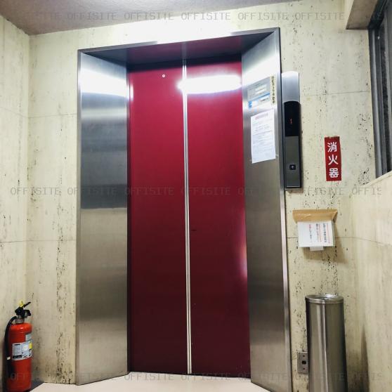 室四ビルのエレベーター