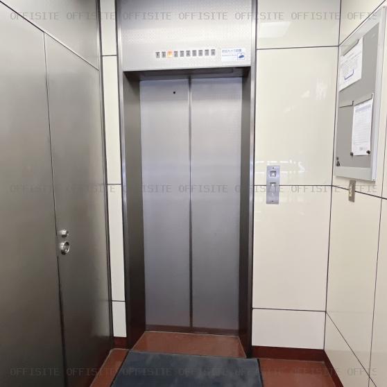 八重洲ビルのエレベーター