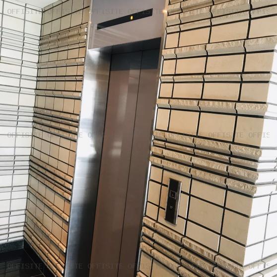 マレーS・Tビルのエレベーター
