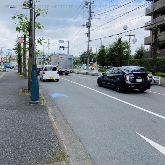 アーバンセンター立川ビルのビル前面道路