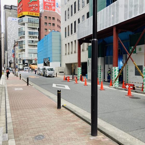 POSCO東京ビルのビル前面道路