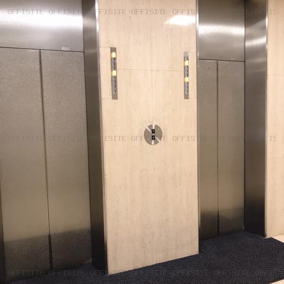 共同ビル銀座７丁目のエレベーター