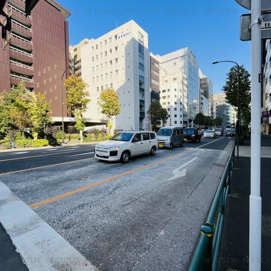 楠本第三ビルの前面道路