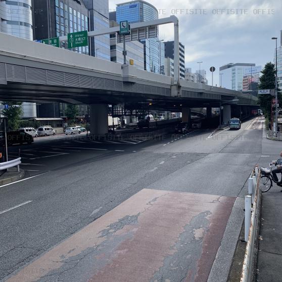 渋谷ハイウェービルのビル前面道路