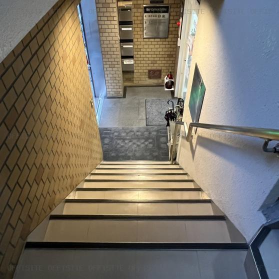 日庄別館の階段