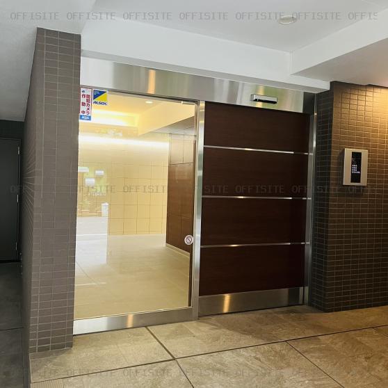 Ｑｕ４ｔｔｒｏ　Ａｒｃａ　九段ビルのオフィスビル出入口