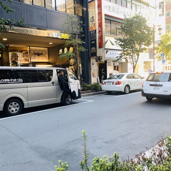 銀座菊正ビルのビル前面道路