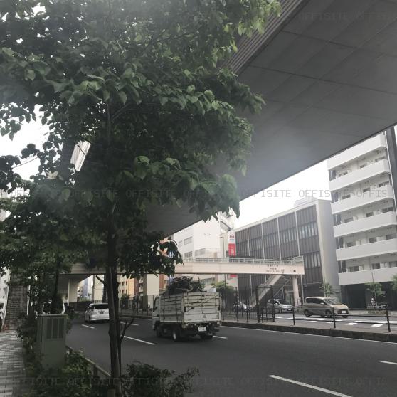 大佳板橋ビルのビル前面道路