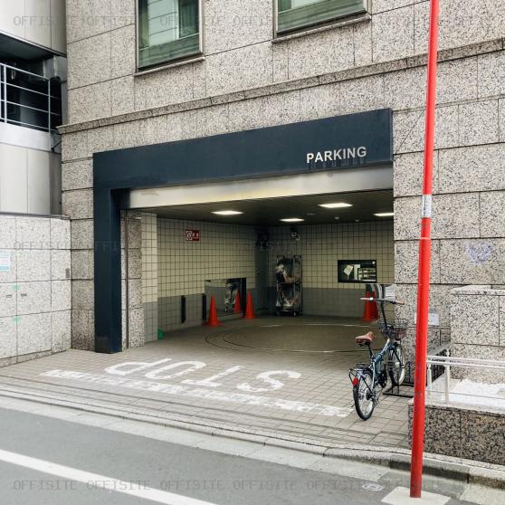 POSCO東京ビルの機械式駐車場