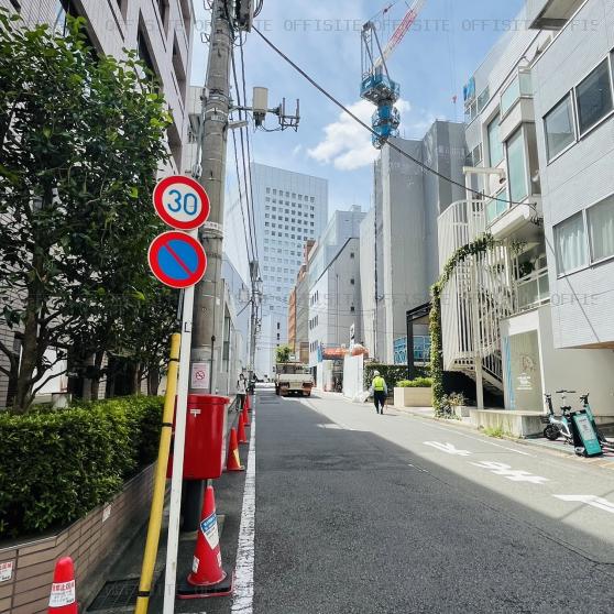 渋谷今井ビルの前面道路