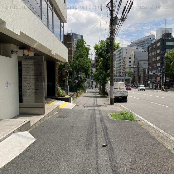 Ｊプロ高島台サウスビルの前面歩道