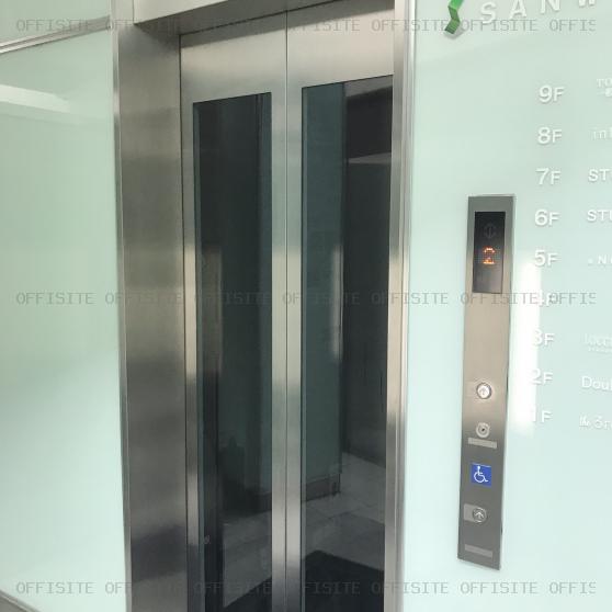 SANWA南青山ビルのエレベーター
