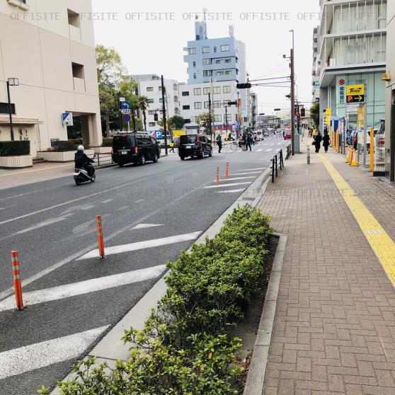 ＫＤＸ船橋ビルのビル前面道路