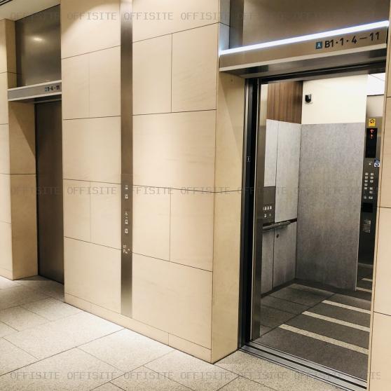 新宿フロントタワーのエレベーター