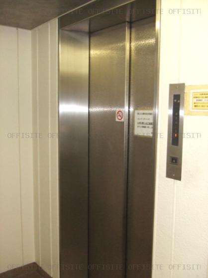 精工ビルのエレベーター