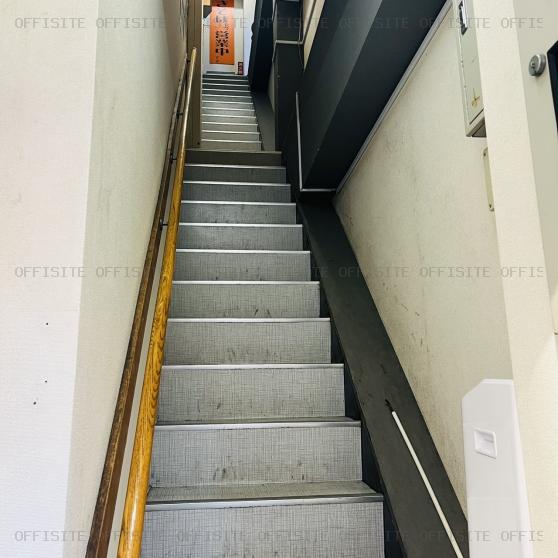 佐藤ビルの階段