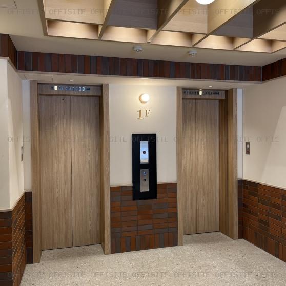 THE PORTAL 新宿御苑のエレベーター