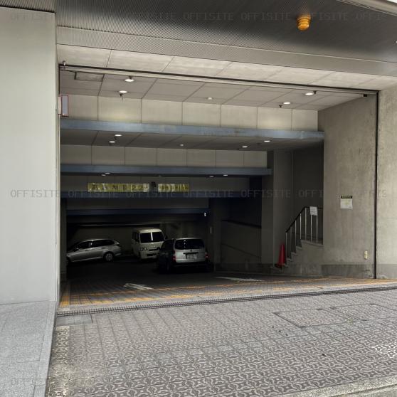 NMF新横浜ビルの駐車場