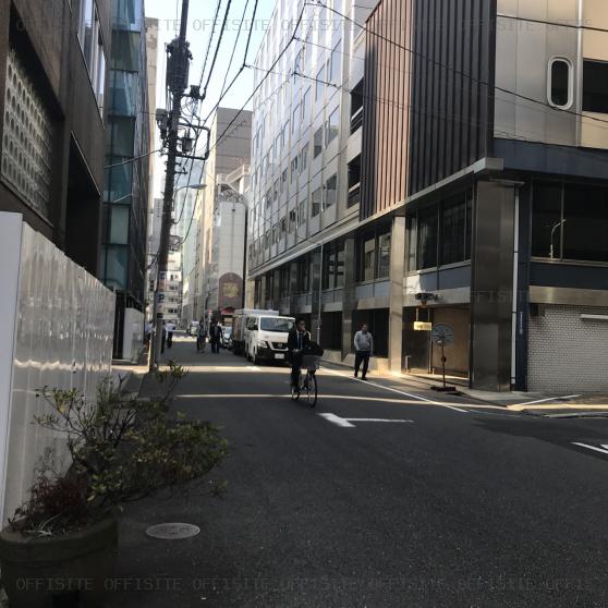 茅場町光ビルのビル前面道路