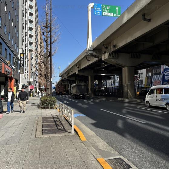 協和ビル本館の前面道路