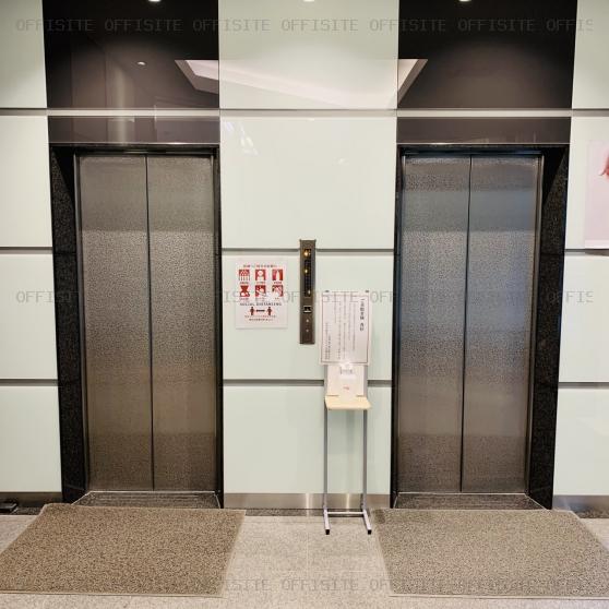 三井ビルのエレベーター