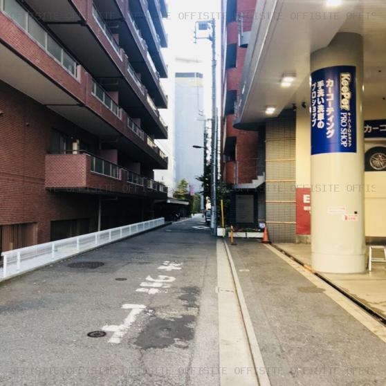 新宿セントランドビルのビル周辺道路