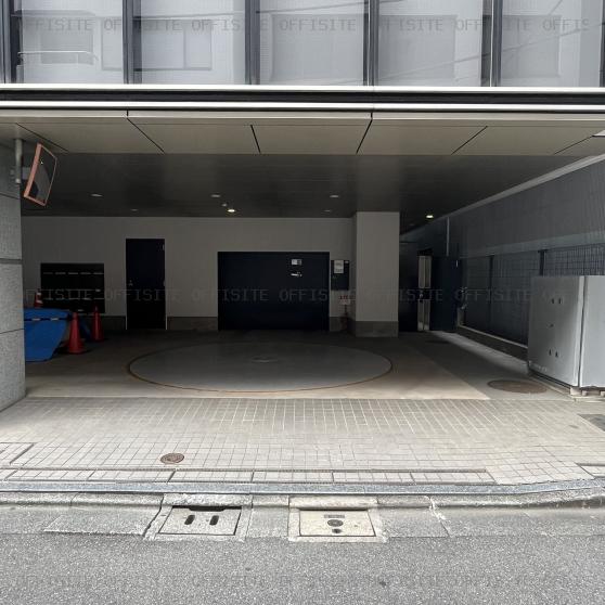 THE CROSS 神田の駐車場