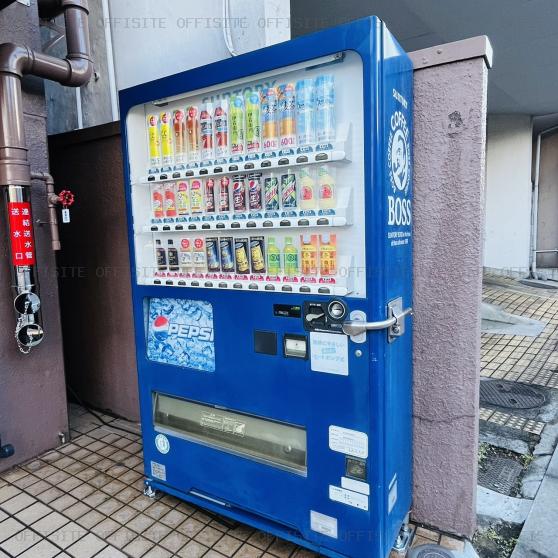 東酒類ビルの自動販売機