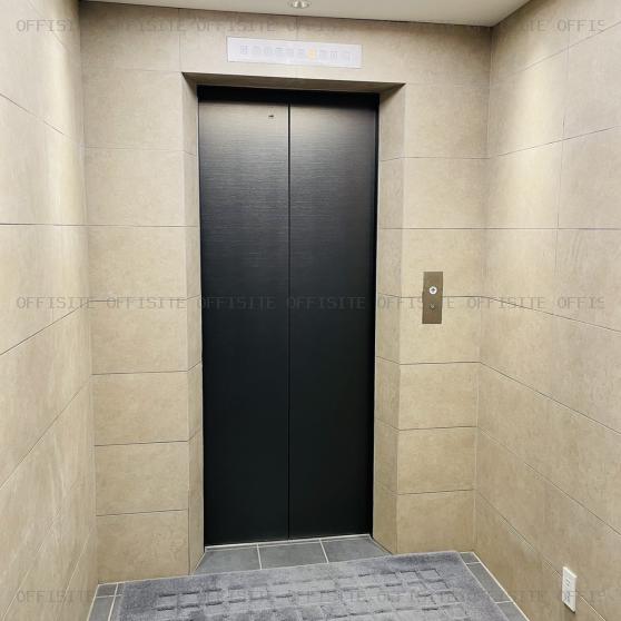 新橋安達ビルのエレベーター