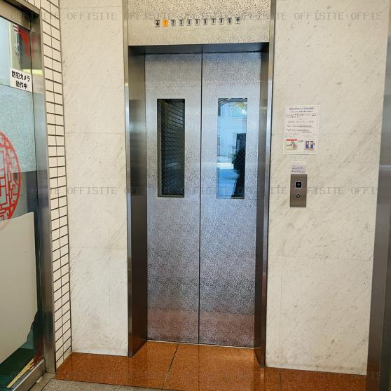 新宿山吹町ビルのエレベーター
