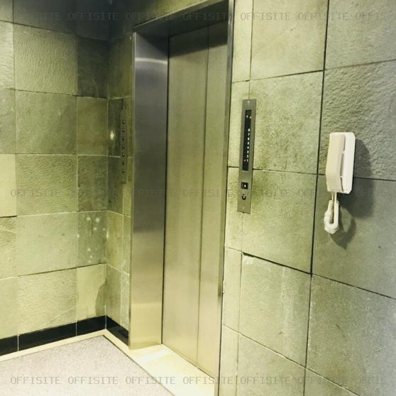 第２富田ビルのエレベーター