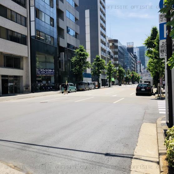 鈴野ビルのビル前面道路