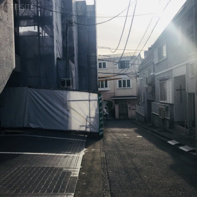 KITビル ビル前面道路